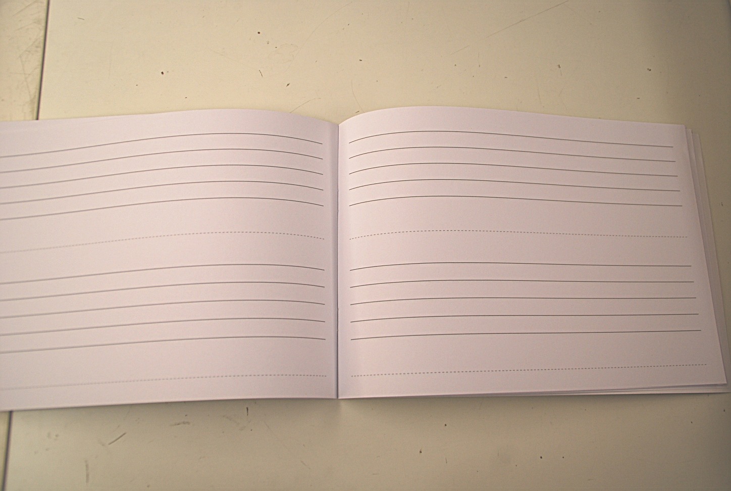 Quaderno pentagrammato per bambini, 2 righe per pagina, carta bianca, 16  pagine